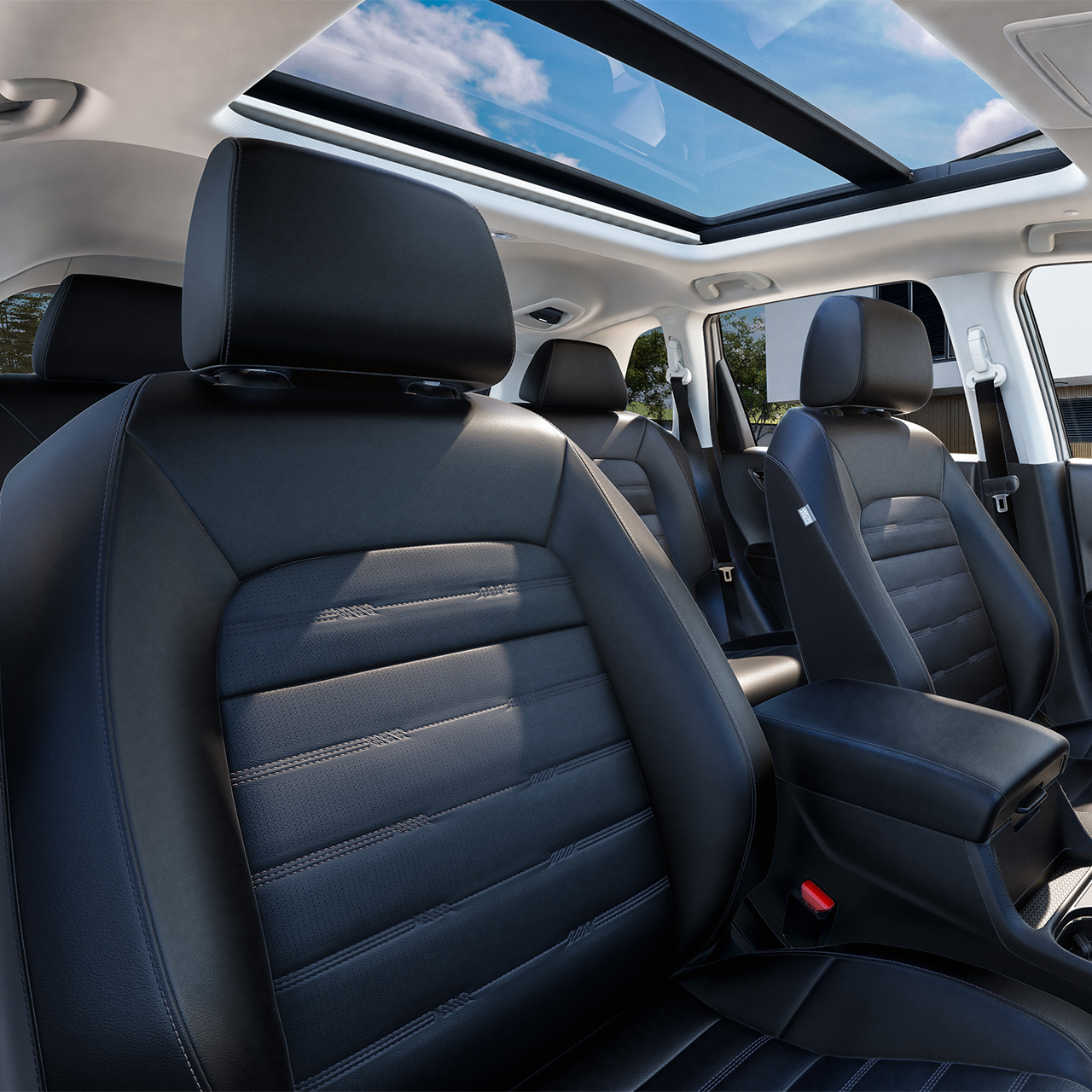 Nærbilde av interiøret i Honda CR-V Plug-in Hybrid for å vise oppbevaring i armlenet.